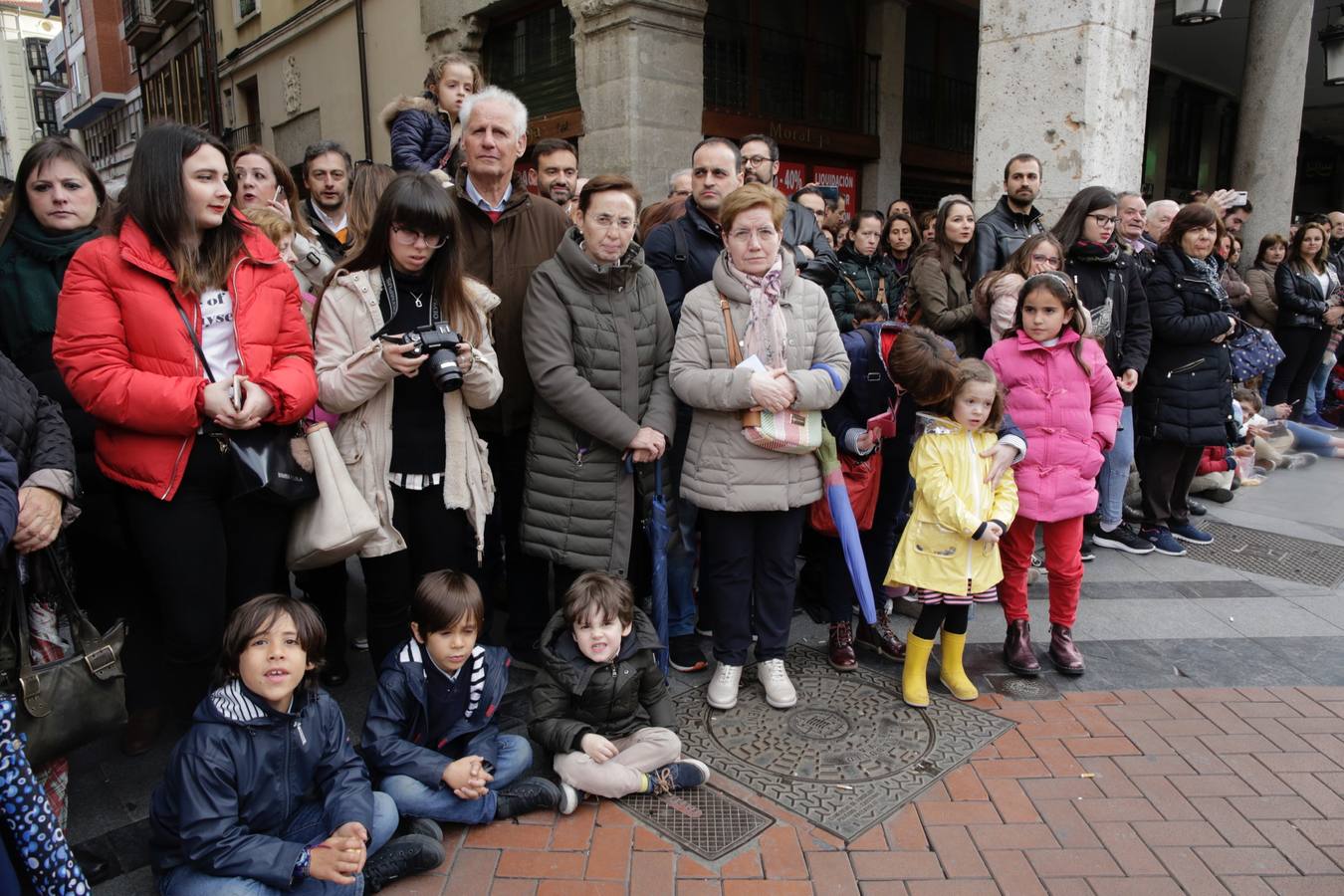 Fotos: Público en la Procesión General de Valladolid (3/3)