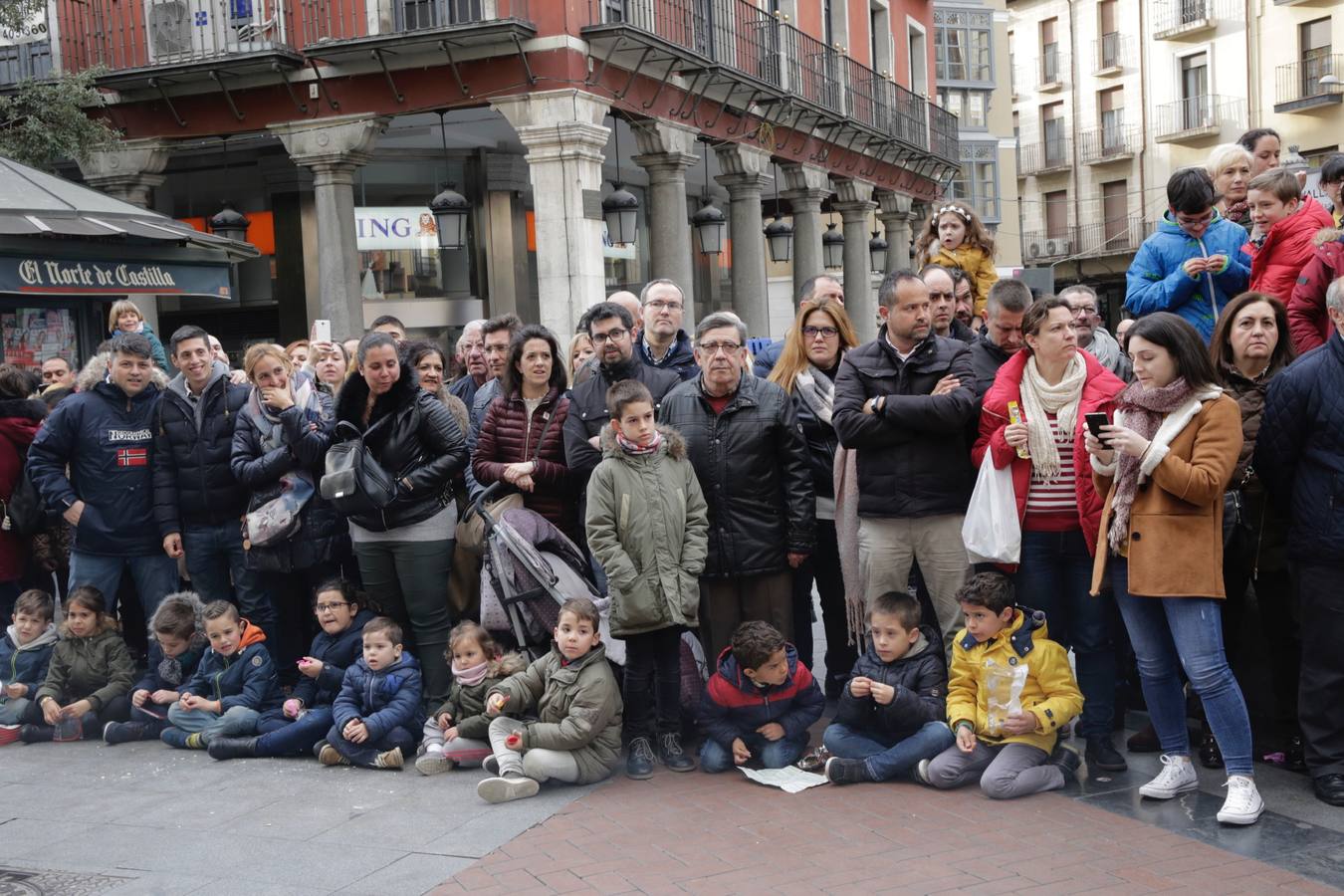 Fotos: Público en la Procesión General de Valladolid (3/3)