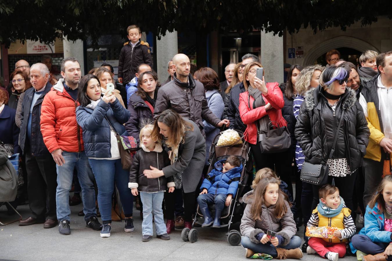 Fotos: Público en la Procesión General de Valladolid (3/3)