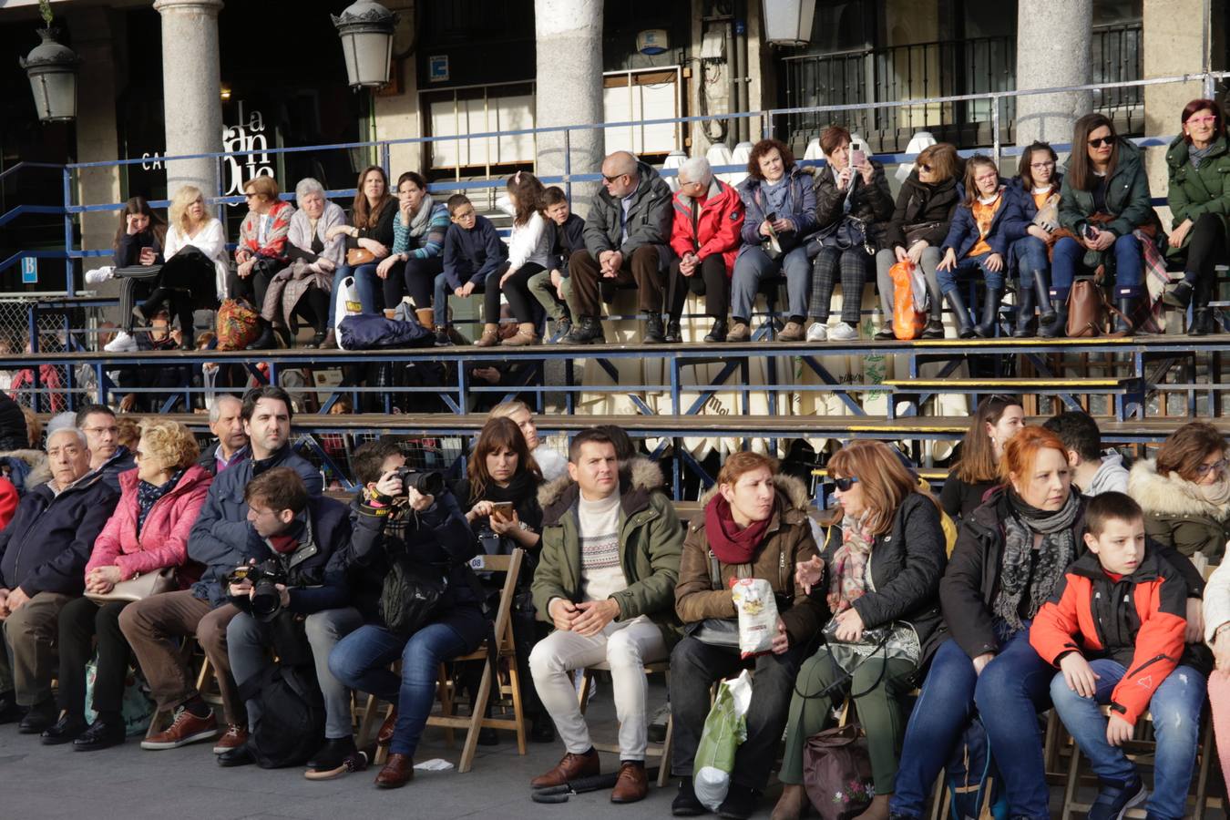 Fotos: Público en la Procesión General de Valladolid (3/3)