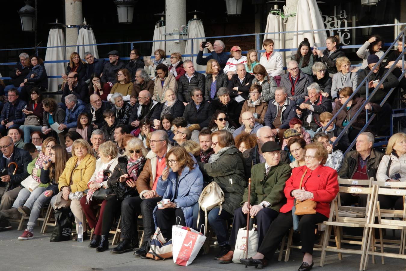 Fotos: Público en la Procesión General de Valladolid (3/3)