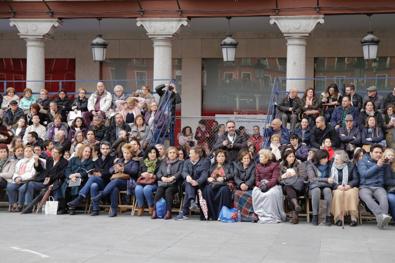 Fotos: Público en la Procesión General de Valladolid (3/3)