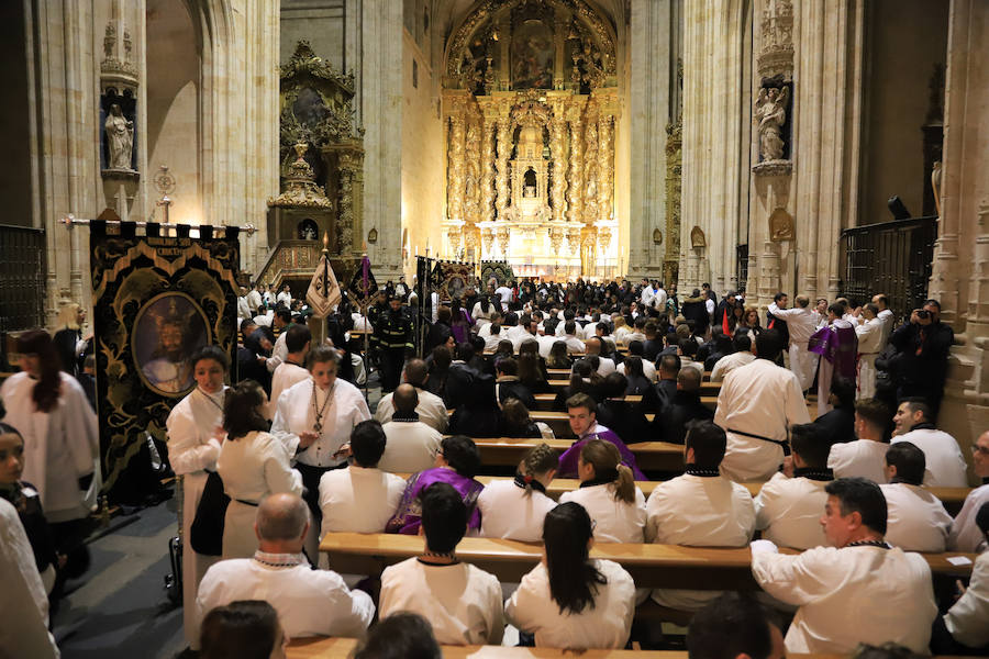 Pese a las intenciones iniciales de salir por las calles del casco histórico, el miedo a que sucediese como por la noche con Amor y Paz hizo recapacitar a los hermanos