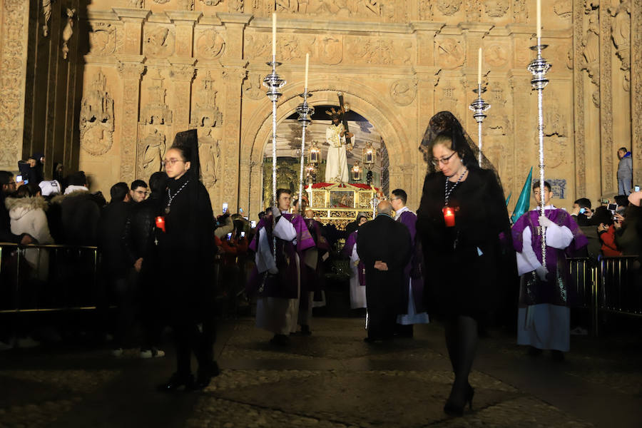 Pese a las intenciones iniciales de salir por las calles del casco histórico, el miedo a que sucediese como por la noche con Amor y Paz hizo recapacitar a los hermanos