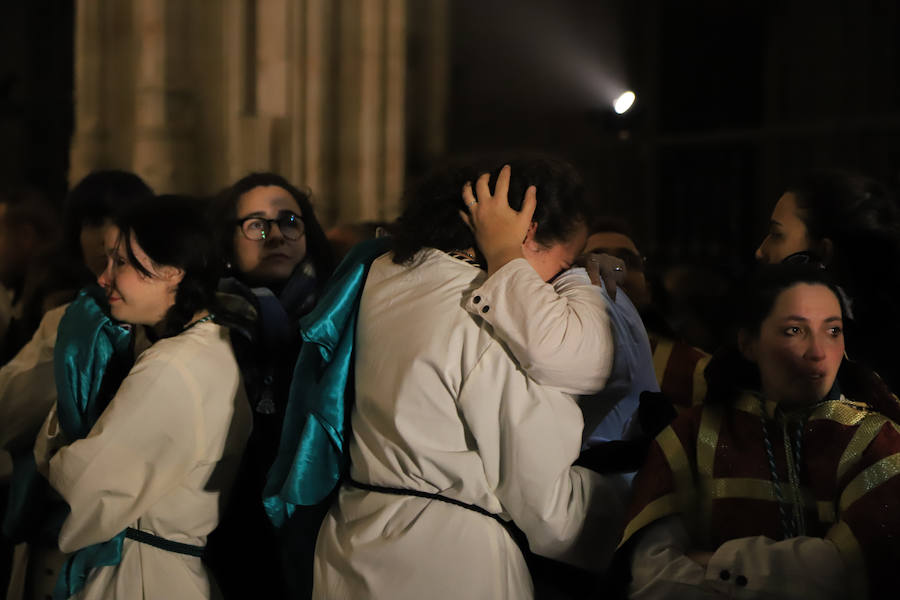 Pese a las intenciones iniciales de salir por las calles del casco histórico, el miedo a que sucediese como por la noche con Amor y Paz hizo recapacitar a los hermanos