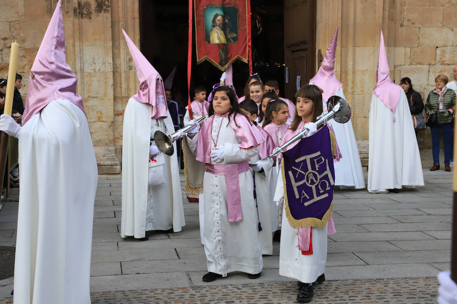 Pese a la amenaza de precipitaciones, la procesión del Cristo de la Agonía sí decidió salír, aunque acortó su recorrido