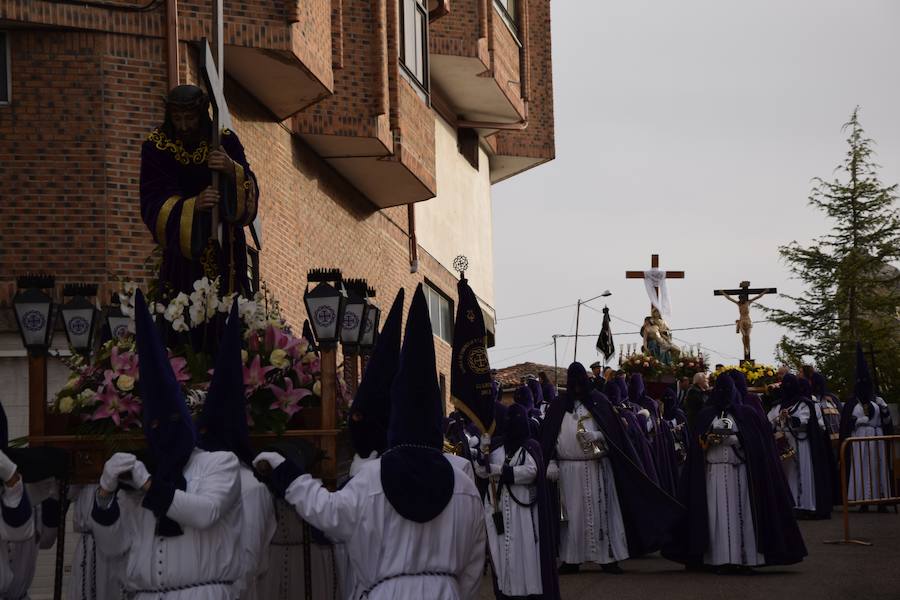 Fotos: El Santo Entierro concita el interés popular en Guardo