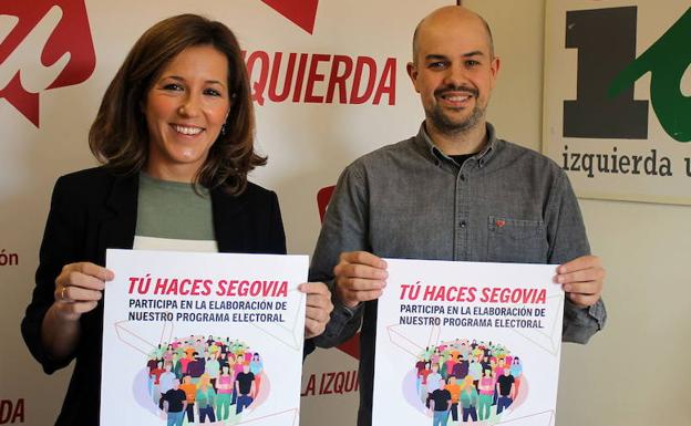 Ana Peñalosa y Ángel Galindo, de Izquierda Unida, en la presentación de una campaña. 