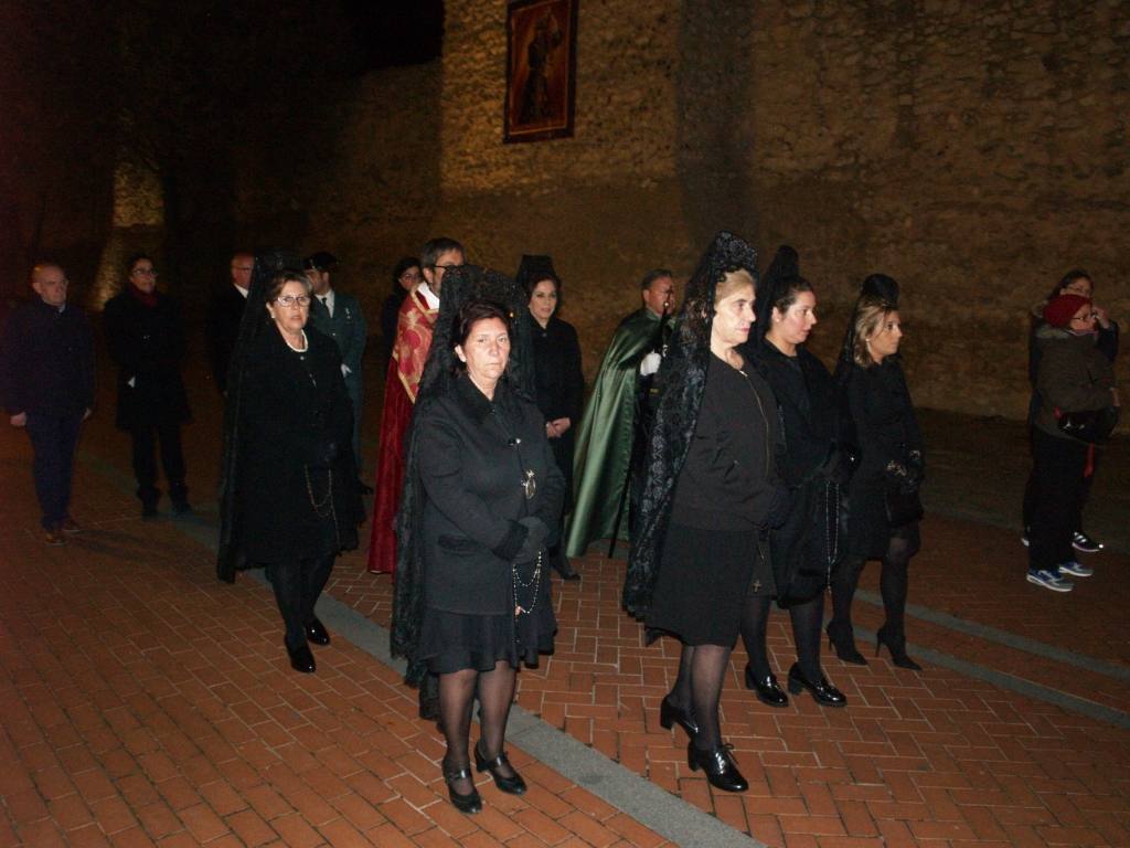 Fotos: Procesión del Santo Entierro el Viernes Santo en Olmedo