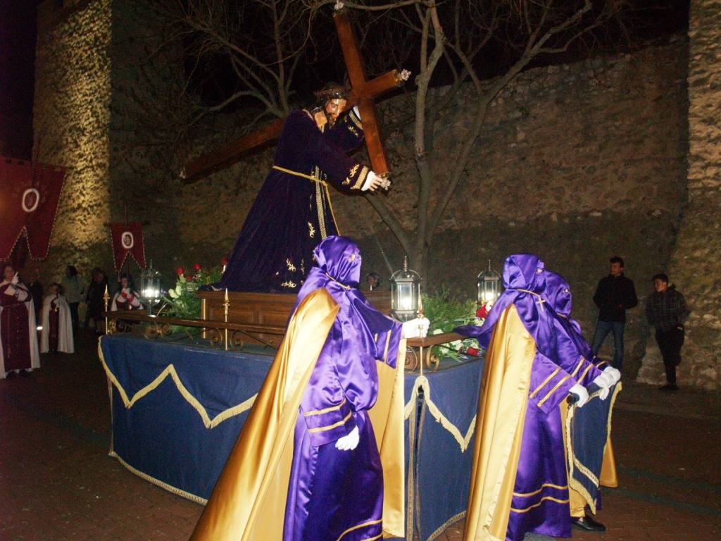 Fotos: Procesión del Santo Entierro el Viernes Santo en Olmedo