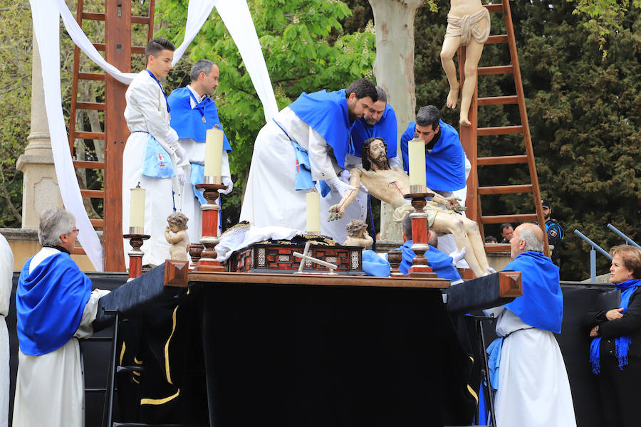 Fotos: Acto del Descendimiento y Procesión del Santo Entierro en Salamanca