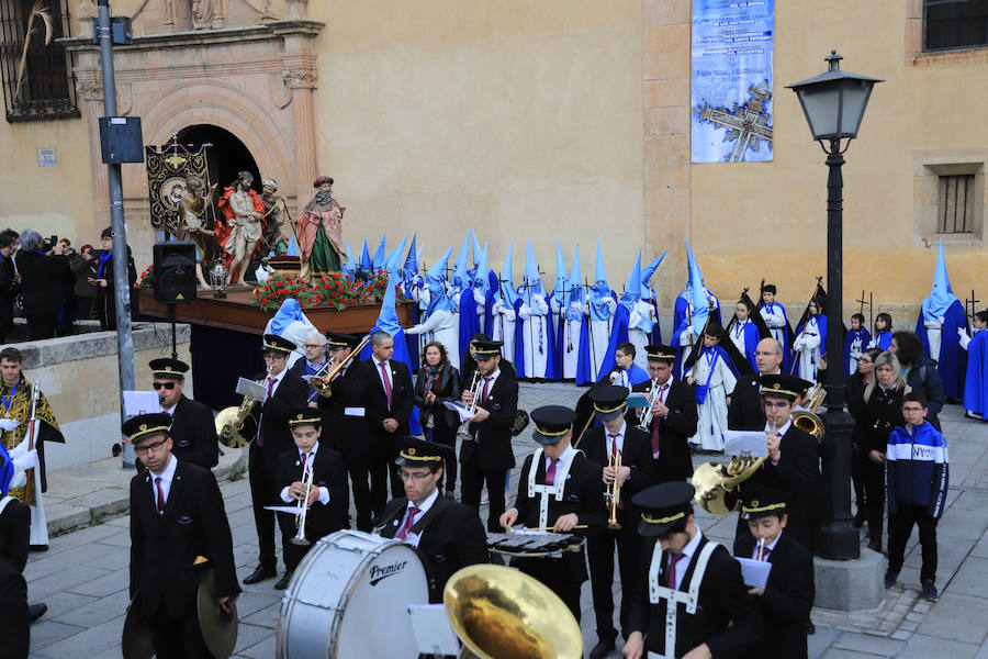 Fotos: Acto del Descendimiento y Procesión del Santo Entierro en Salamanca