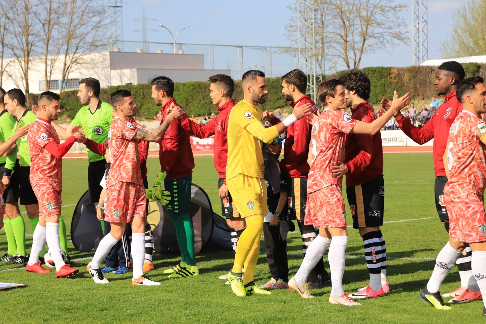 El equipo de la capital vence con un tanto de penalti de Carlos de la Navega y aleja a los chacineros del sueño de pelear por el play-off (1-0)