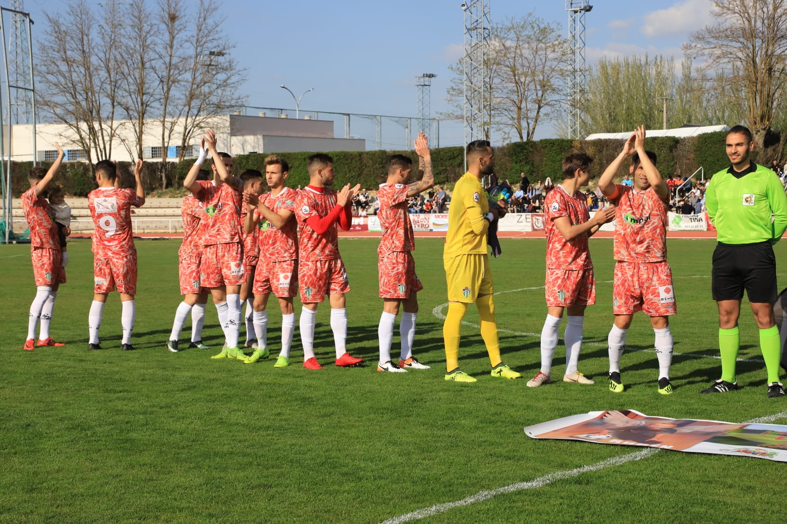 El equipo de la capital vence con un tanto de penalti de Carlos de la Navega y aleja a los chacineros del sueño de pelear por el play-off (1-0)