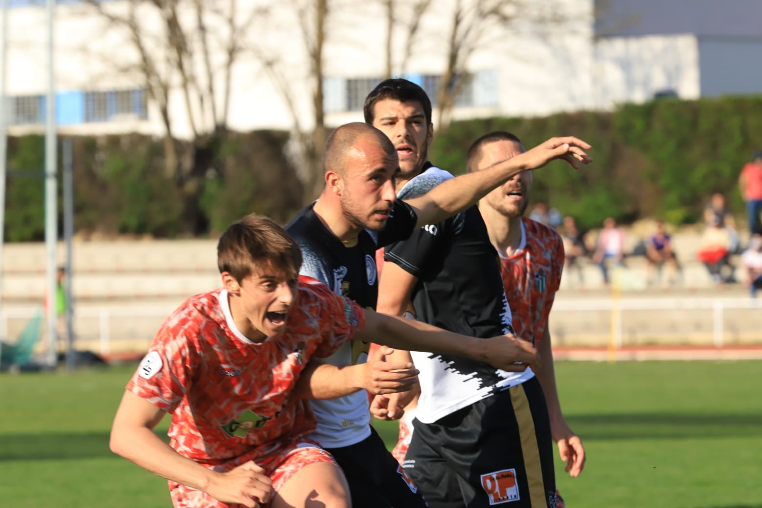 El equipo de la capital vence con un tanto de penalti de Carlos de la Navega y aleja a los chacineros del sueño de pelear por el play-off (1-0)