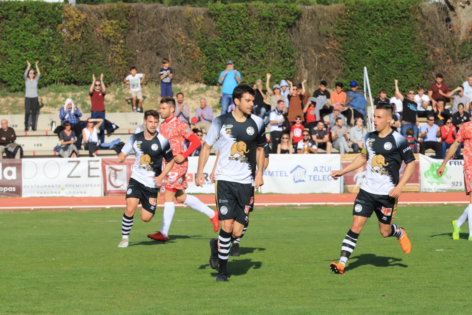 El equipo de la capital vence con un tanto de penalti de Carlos de la Navega y aleja a los chacineros del sueño de pelear por el play-off (1-0)