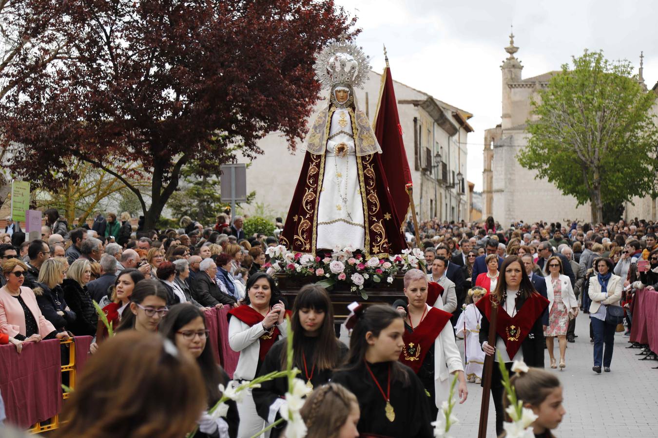La Virgen de la Asunción fue portada por primera vez en la historia por cuatro mujeres 