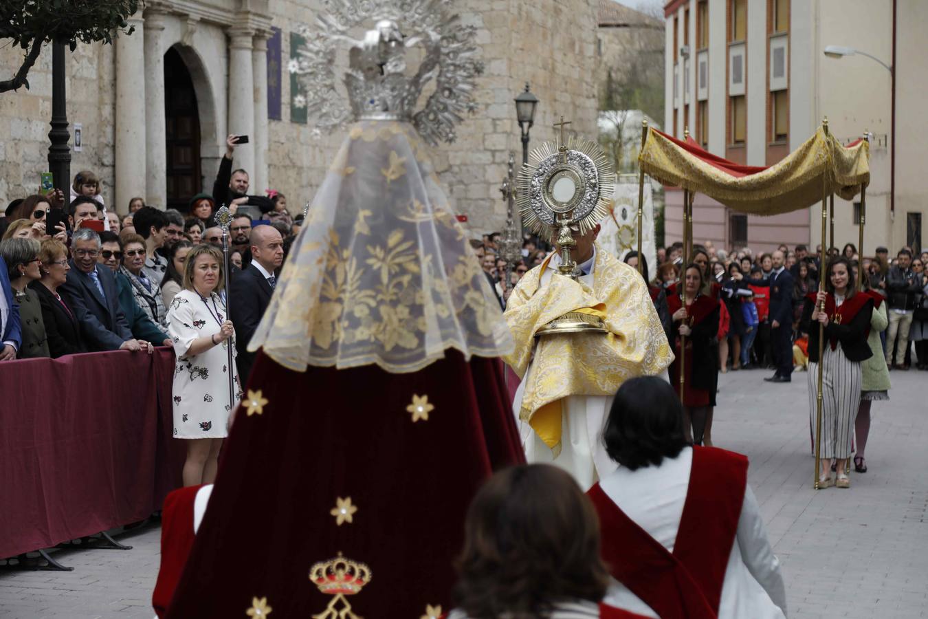 La Virgen de la Asunción fue portada por primera vez en la historia por cuatro mujeres 