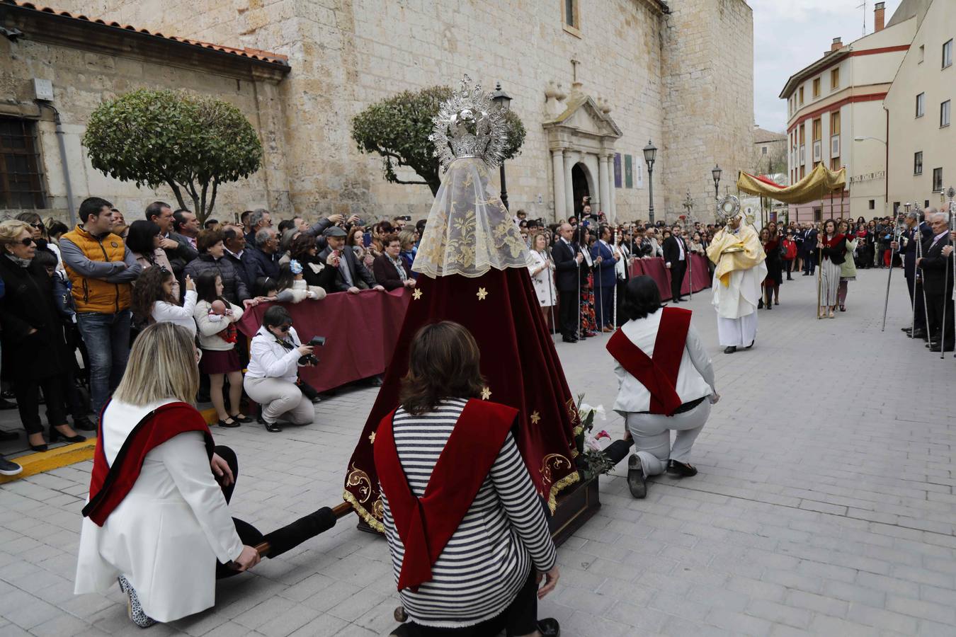 La Virgen de la Asunción fue portada por primera vez en la historia por cuatro mujeres 