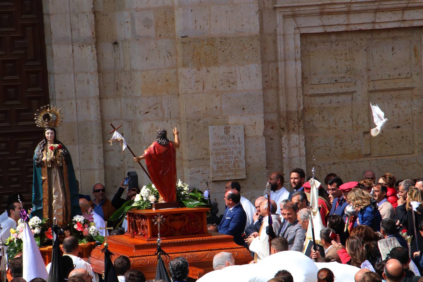 Fotos: Procesión de Cristo Resucitado y el Santo Encuentro en Medina de Rioseco