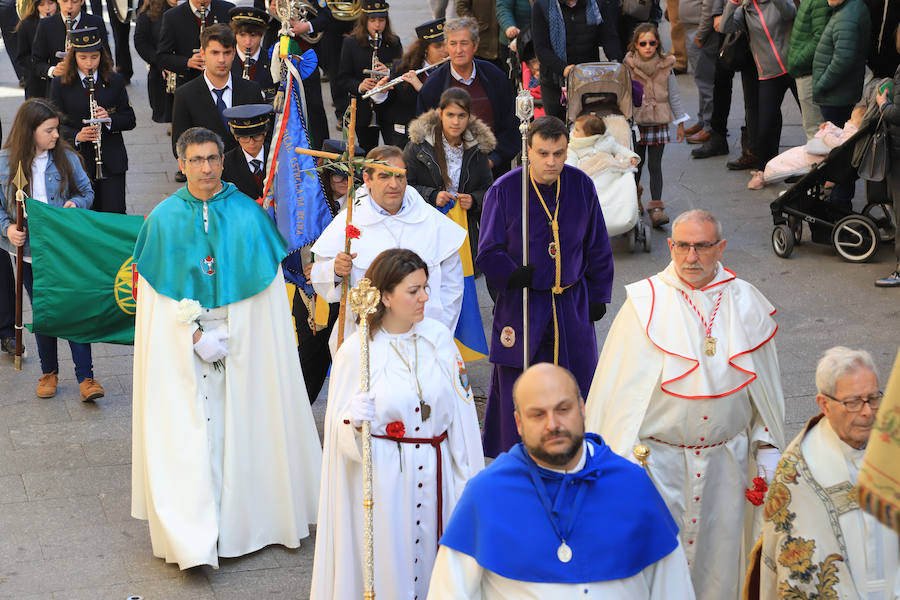 Fotos: Procesión del Encuentro entre la Virgen de la Alegría y Jesús Resucitado en Salamanca