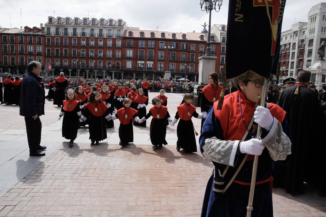 Fotos: Procesión del Encuentro de Jesús Resucitado con la Virgen de la Alegría en Valladolid (2/2)