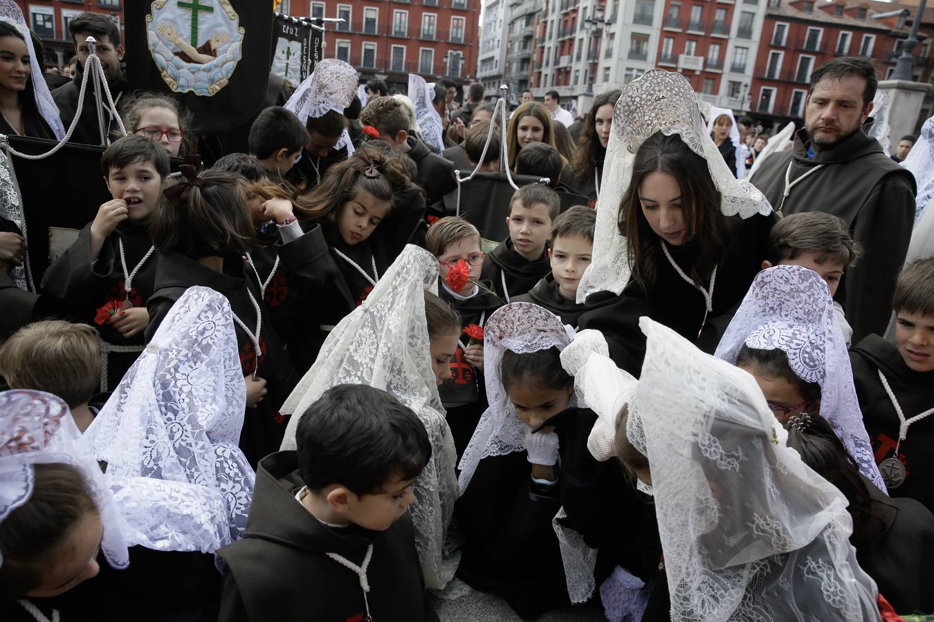 Fotos: Procesión del Encuentro de Jesús Resucitado con la Virgen de la Alegría en Valladolid (2/2)