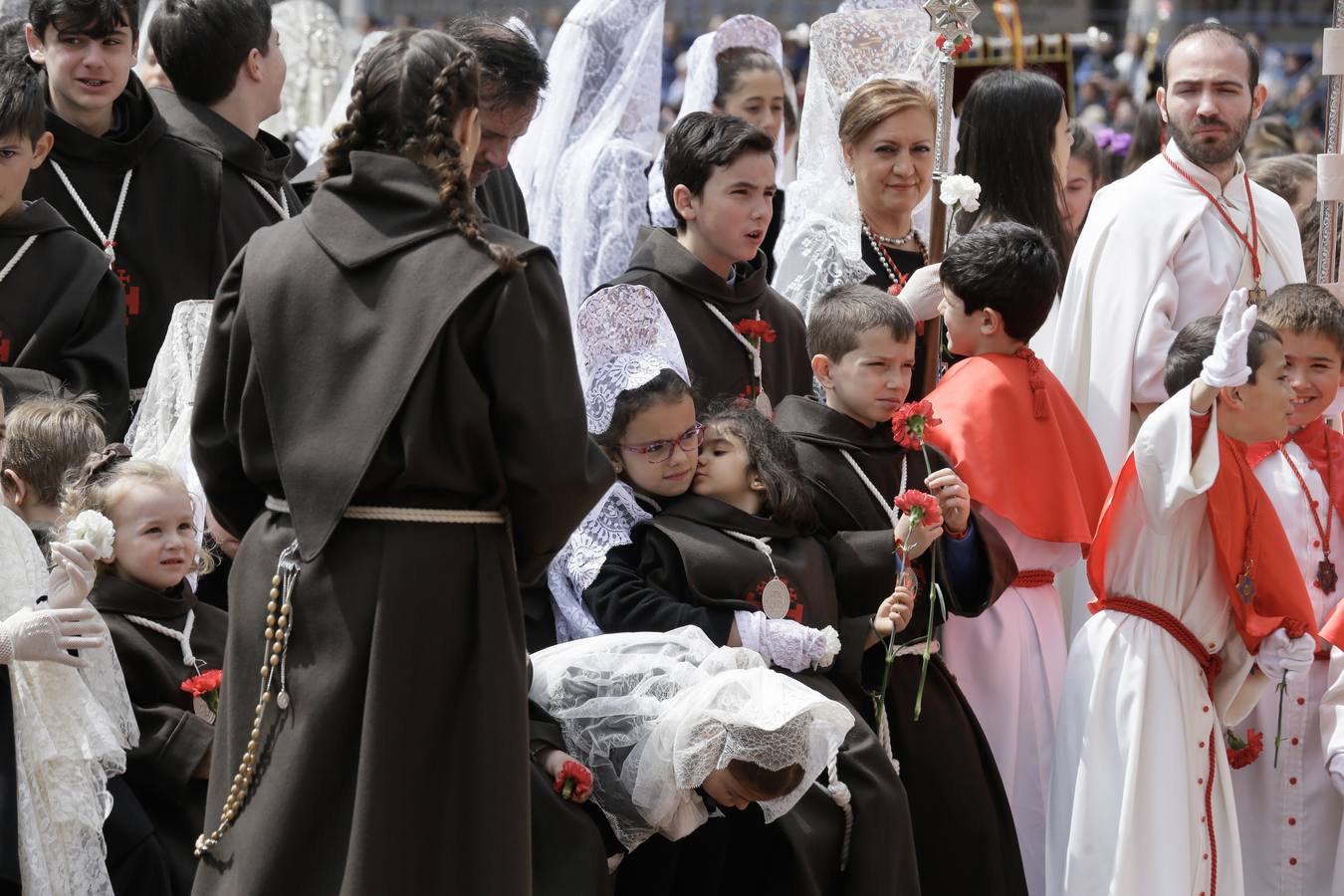 Fotos: Procesión del Encuentro de Jesús Resucitado con la Virgen de la Alegría en Valladolid (2/2)