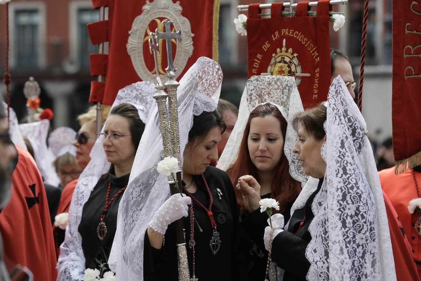 Fotos: Procesión del Encuentro de Jesús Resucitado con la Virgen de la Alegría en Valladolid (2/2)