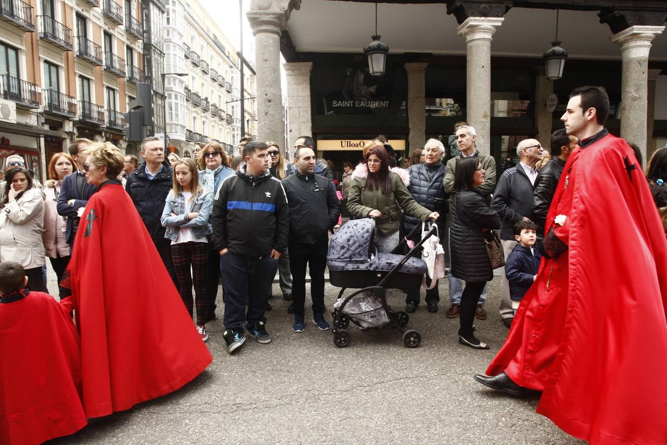 Fotos: Público en la Procesión del Encuentro en Valladolid (1/4)