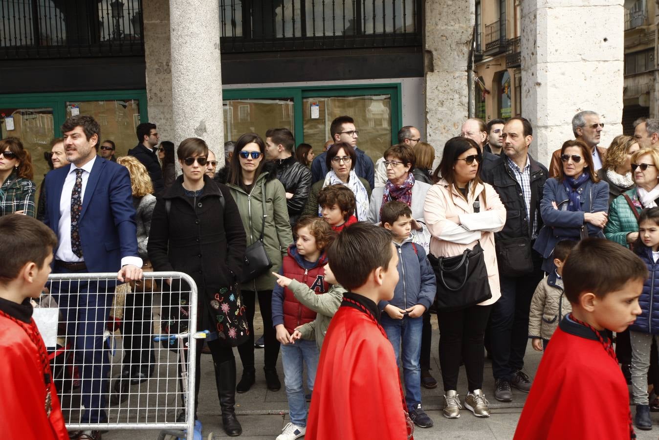 Fotos: Público en la Procesión del Encuentro en Valladolid (1/4)