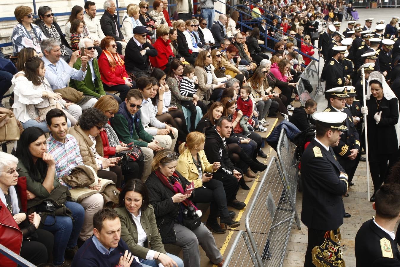 Fotos: Público en la Procesión del Encuentro en Valladolid (1/4)