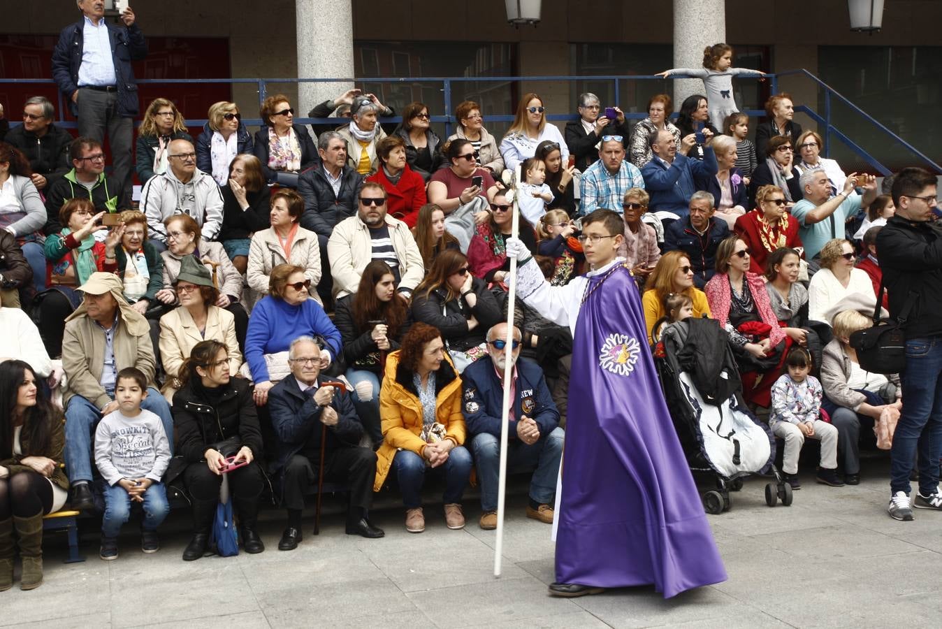 Fotos: Público en la Procesión del Encuentro en Valladolid (1/4)