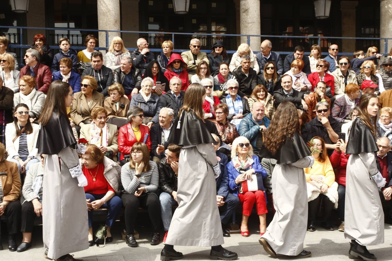 Fotos: Público en la Procesión del Encuentro en Valladolid (2/4)