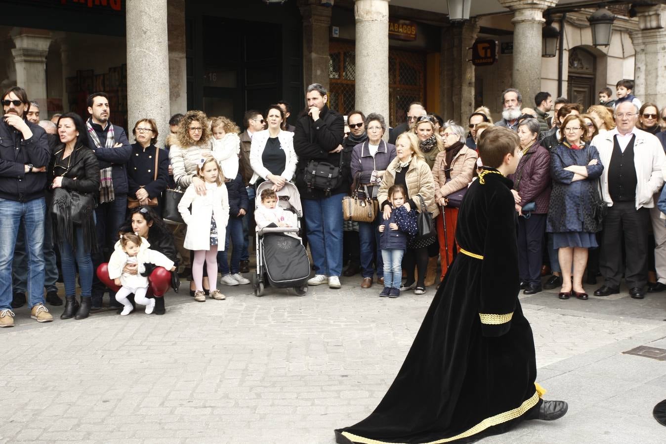 Fotos: Público en la Procesión del Encuentro en Valladolid (2/4)