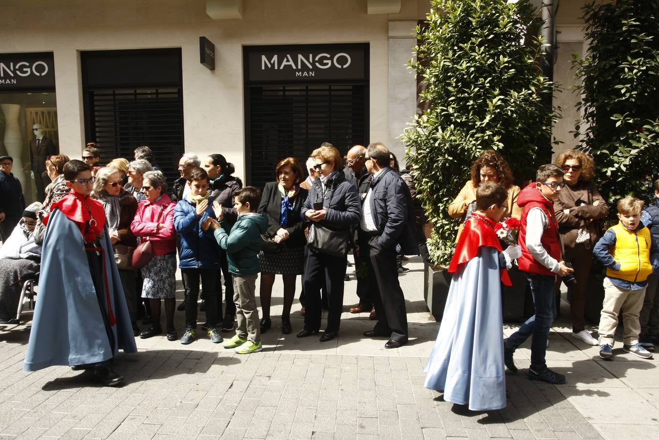 Fotos: Público en la Procesión del Encuentro en Valladolid (2/4)