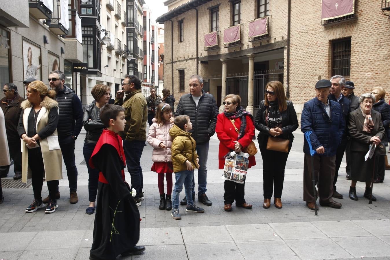 Fotos: Público en la Procesión del Encuentro en Valladolid (3/4)
