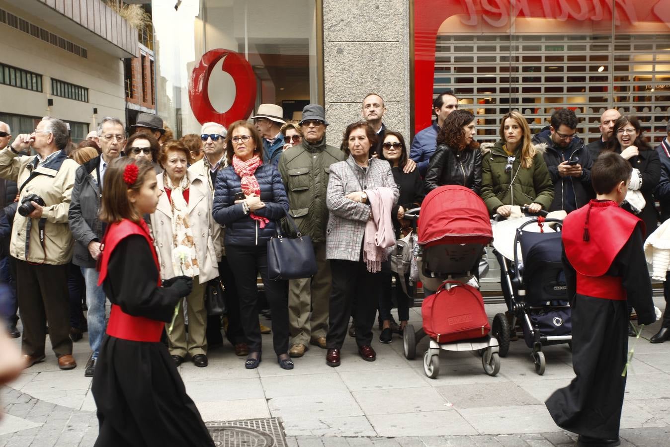 Fotos: Público en la Procesión del Encuentro en Valladolid (3/4)