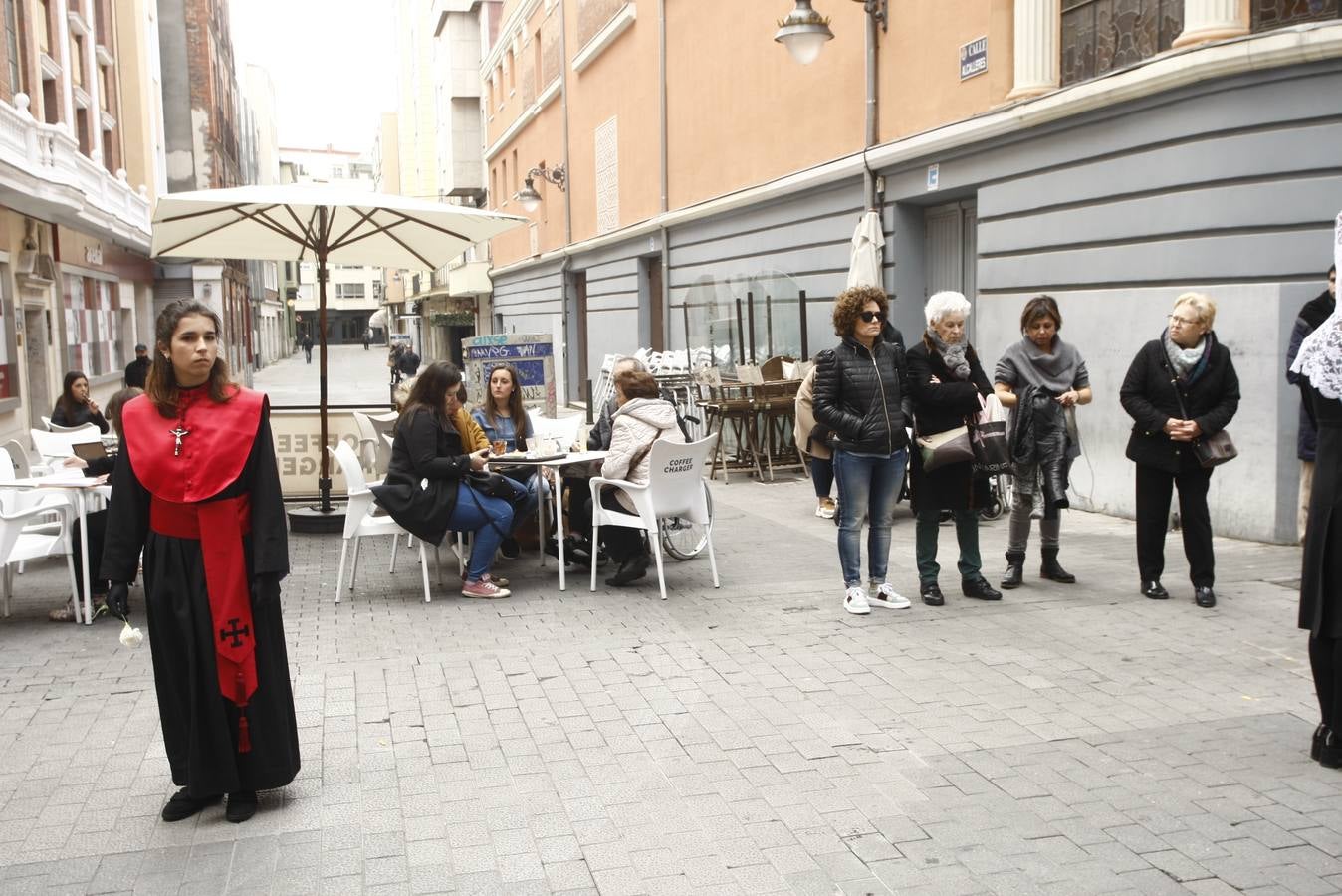 Fotos: Público en la Procesión del Encuentro en Valladolid (3/4)