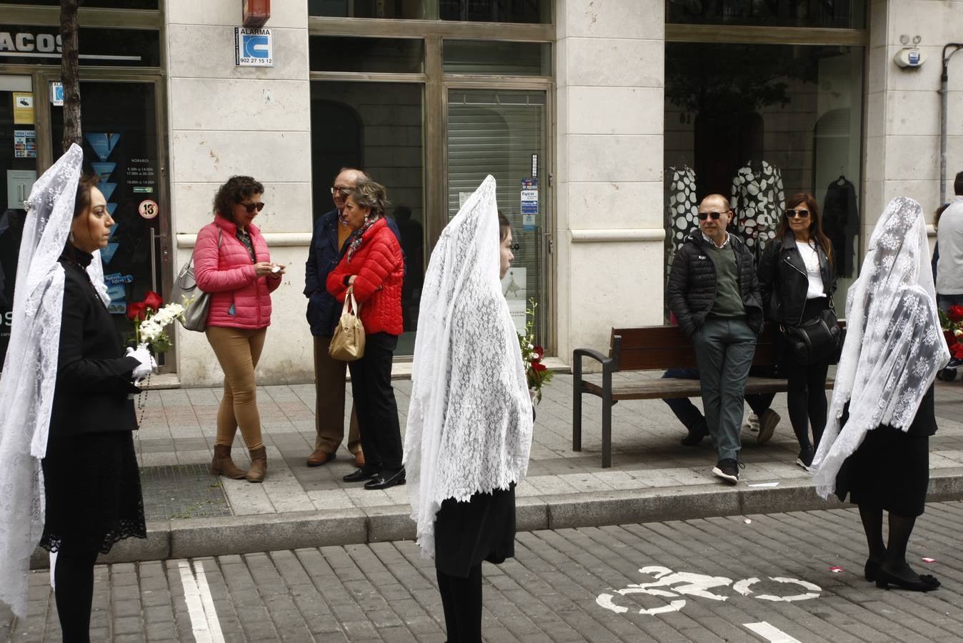 Fotos: Público en la Procesión del Encuentro en Valladolid (3/4)