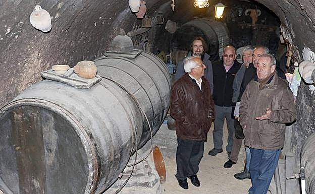 Miembros de la Asociación Ladrero-Bodegas Tradicionales de Torquemada. 