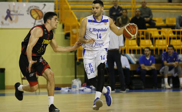 Una acción del partido en Würzburg ante Hospitalet. 