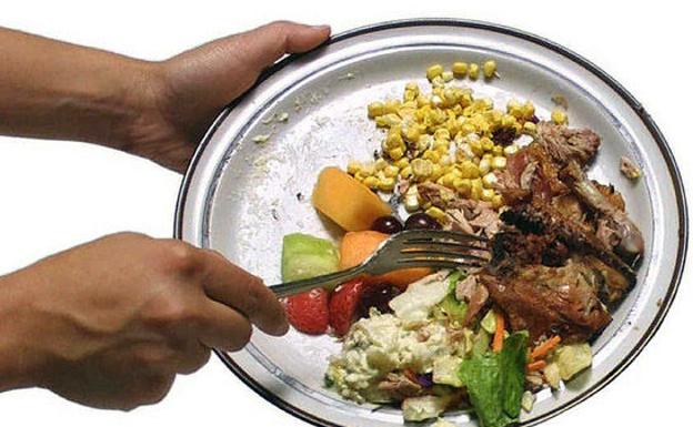 Una APP permite a los usuarios comprar comida barata que le sobra a los restaurantes