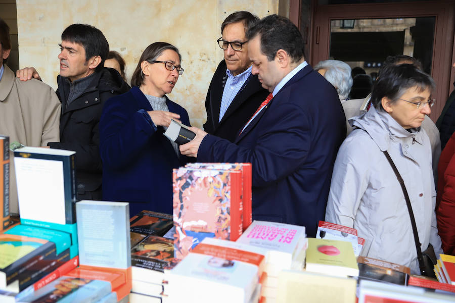 Fotos: Miles de Libros invaden la Plaza Mayor de Salamanca