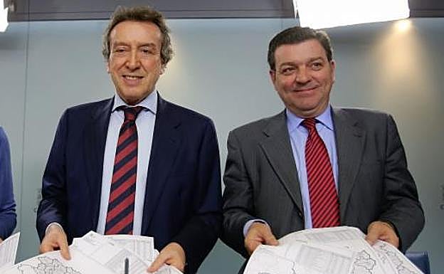 De Santiago-Juárez y González Gago, en 2016.