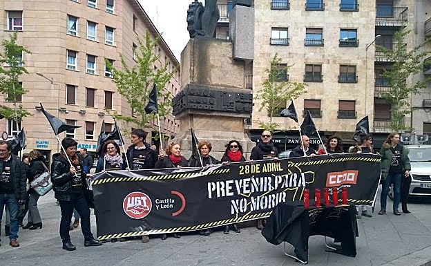 Un momento de la concentración sindical celebrada junto al Monumento al Empresario. 