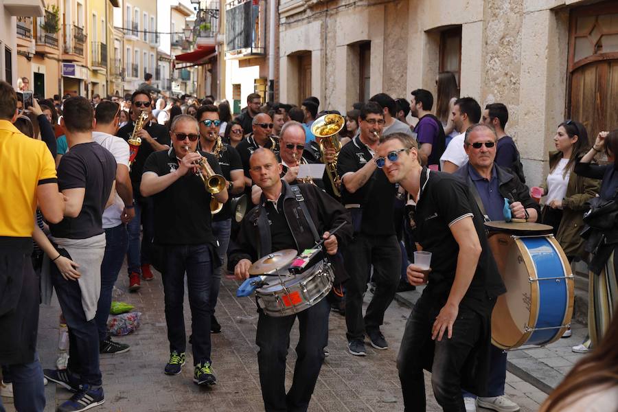 Fotos: Joranada del sábado en la Concentración de Charangas de Peñafiel (2/2)