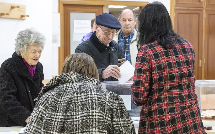 Fotos: Jornada de elecciones generales en Segovia (3)