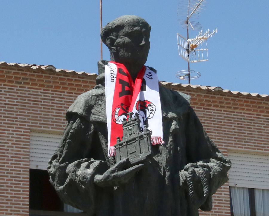 Fotos: Los vecinos de Nava de la Asunción reciben a sus héroes