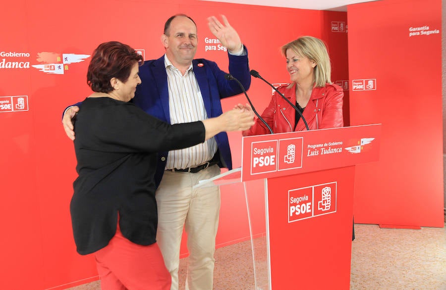 Fotos: PSOE y PP viven su noche electoral